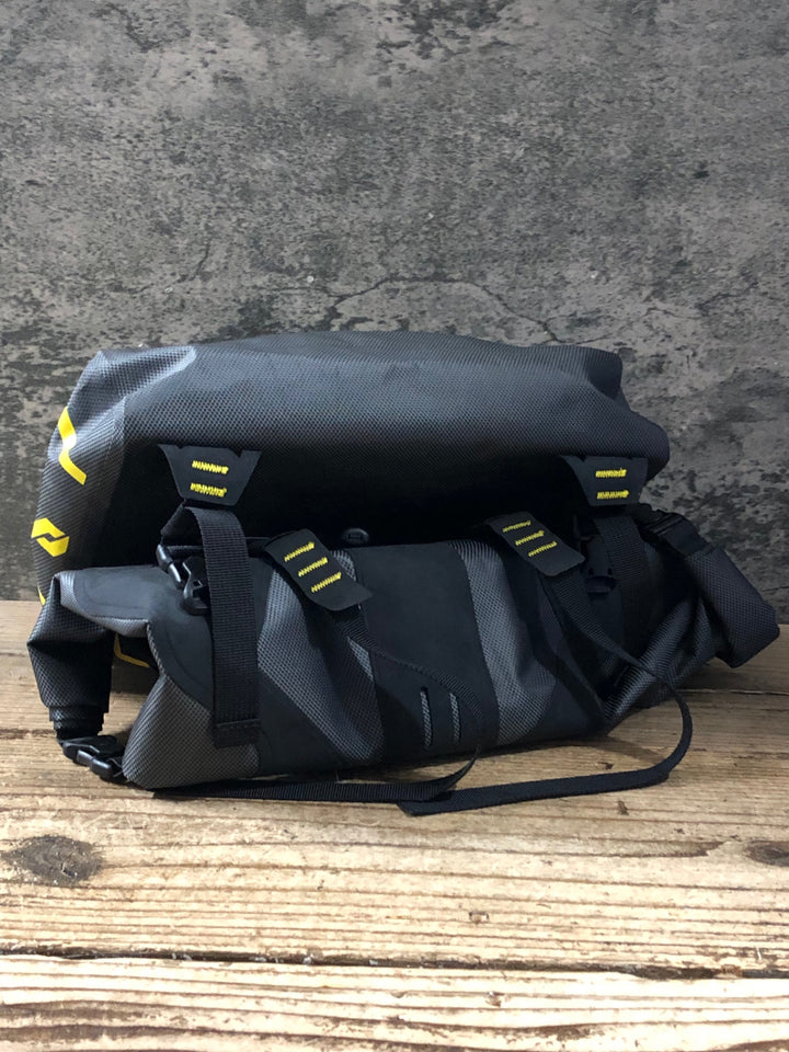 KM879 アピデュラ APIDURA EXPEDITION HANDLEBARBAG ハンドルバーバッグ