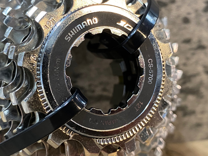 IU771 シマノ SHIMANO 105 CS-5700 スプロケット 12-25T 10s