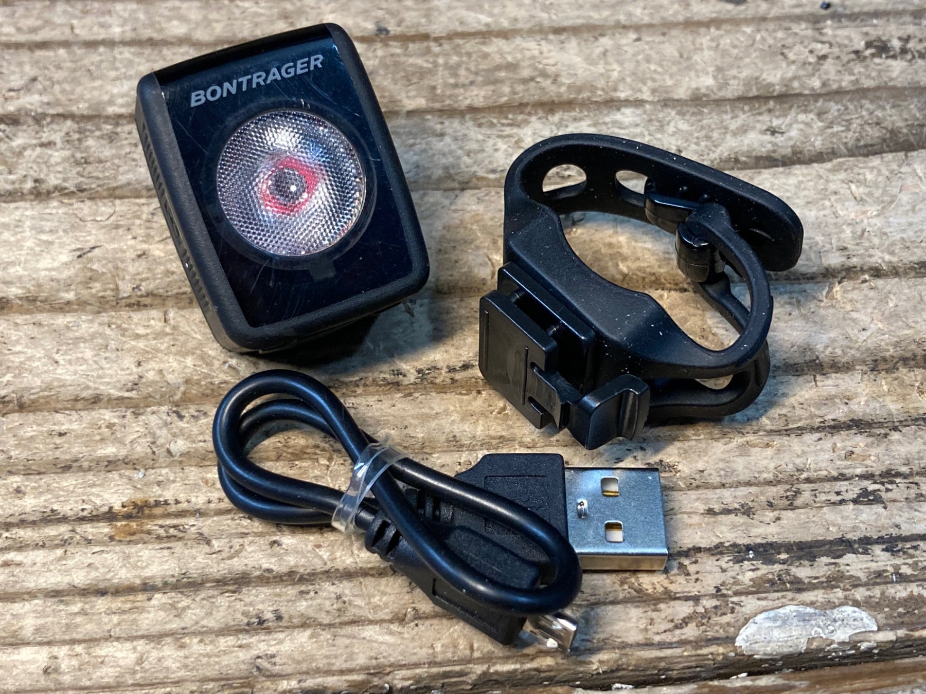 JT927 ボントレガー BONTRAGER Flare RT リアライト マウント付属 点灯