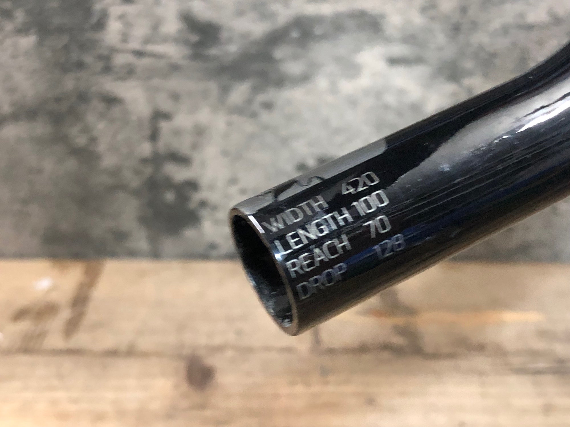 JV088 ウルサス URSUS マグナス MAGNUS H.01 カーボン ハンドルステム