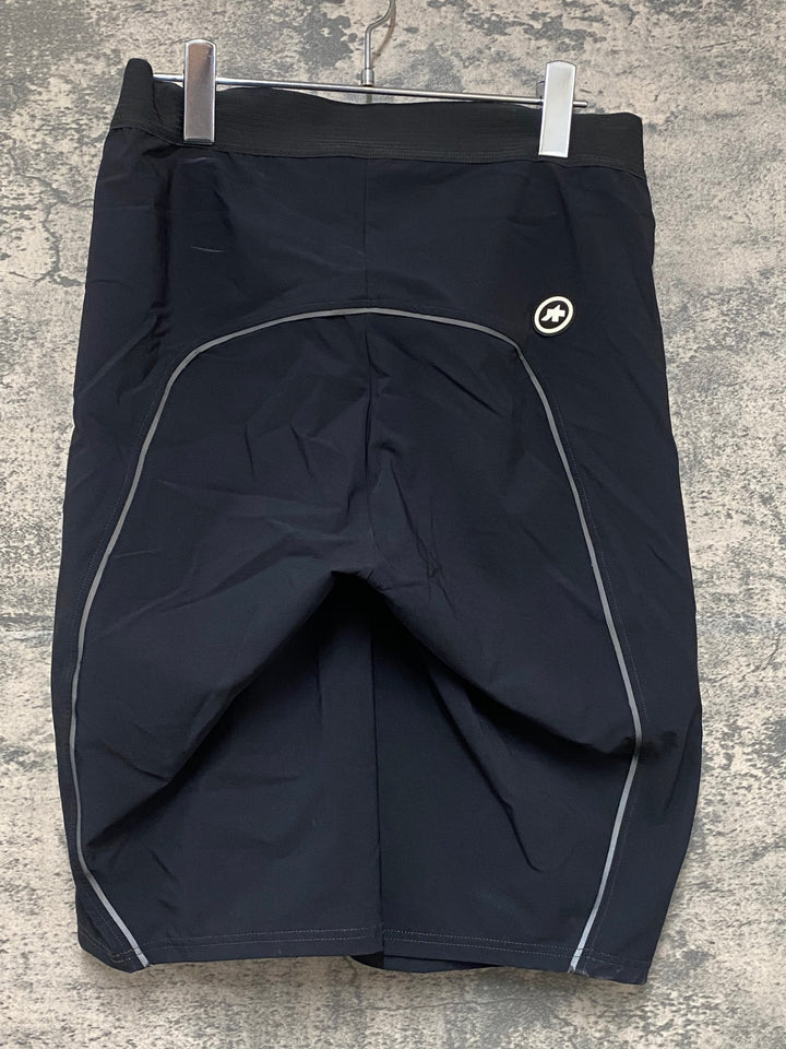 KG045 アソス assos TRAIL CARGO SHORTS T3 ハーフパンツ 黒 M