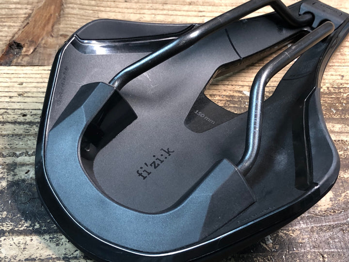 JN133 フィジーク fizik TEMPO ARGO R3 サドル 黒 150mm kiumレール