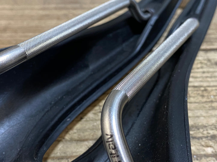 KK765 SELLE SMP hell S サドル 黒 138mm aisi304レール