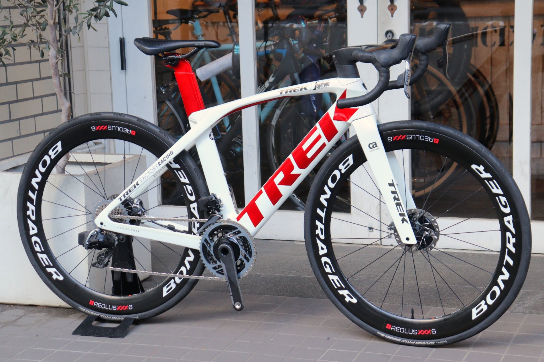 Trek Madone ロードバイク ホワイト/レッド トレック TREK マドン MADONE SLR DISC GEN6 P1 2019モデル 52サイズ