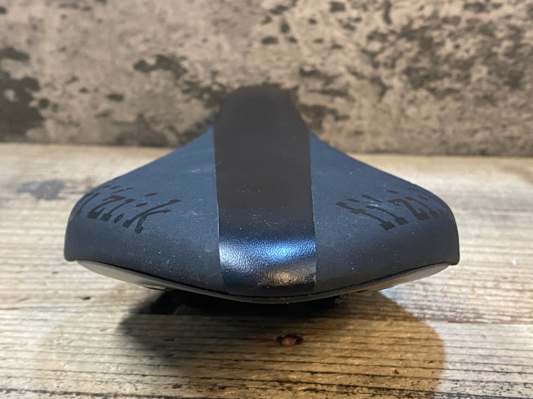 JX891 フィジーク fizik ARIONE R1 サドル 黒 regular BRAIDEDレール