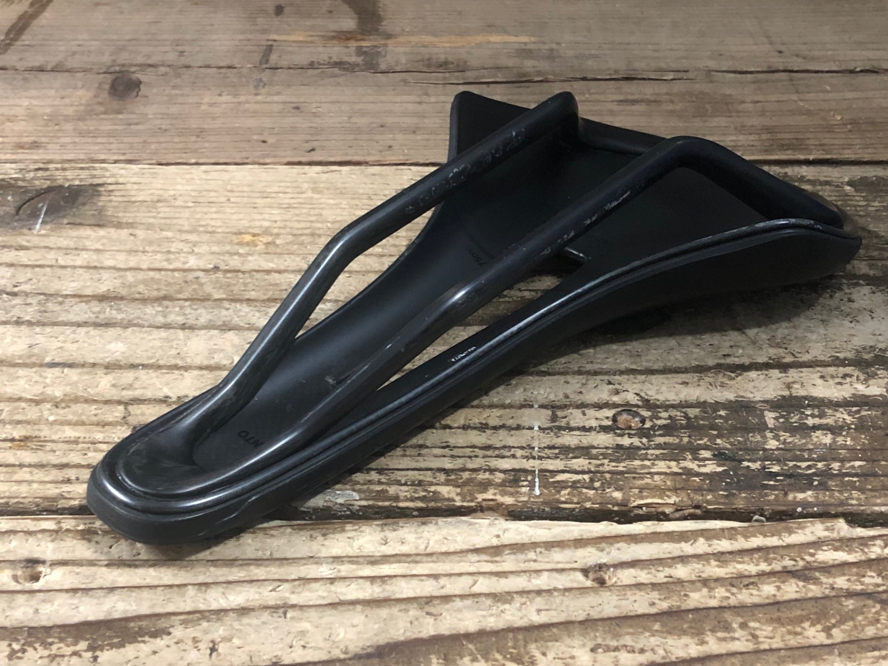 JS185 フィジーク FIZIK VENTO ANTARES 00 サドル カーボンレール