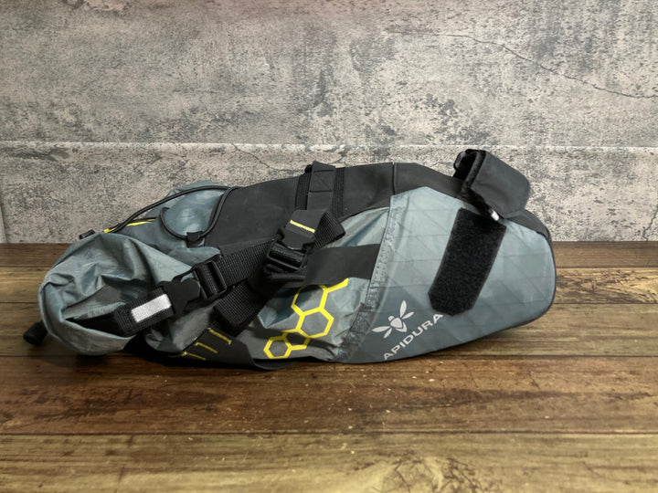 JX815 アピデュラ APIDURA SADDLE PACK COMPACT サドルバッグ 11L