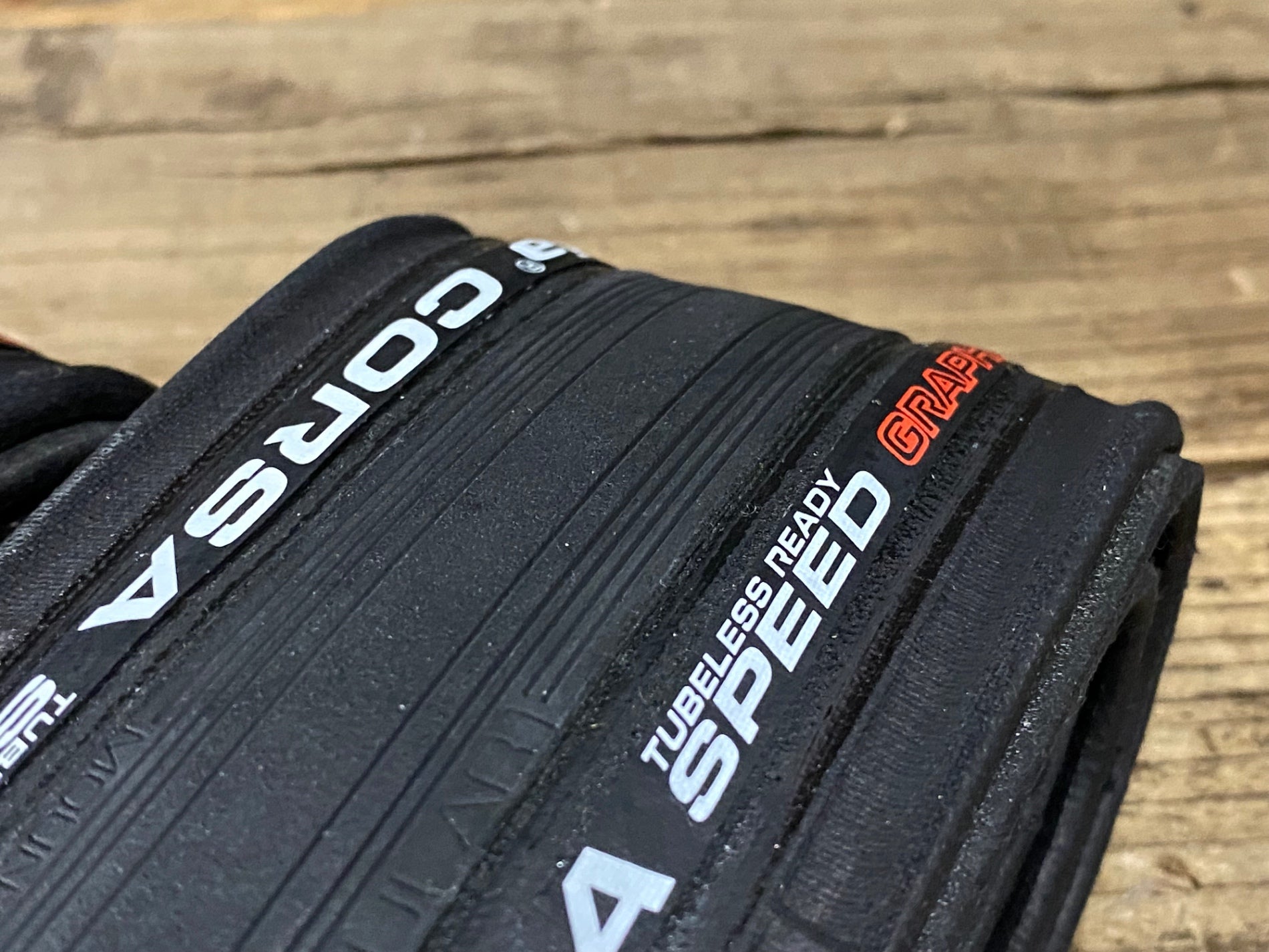 KJ220 ヴィットリア VITTORIA CORSA SPEED TUBELESS READY GRAPHENE