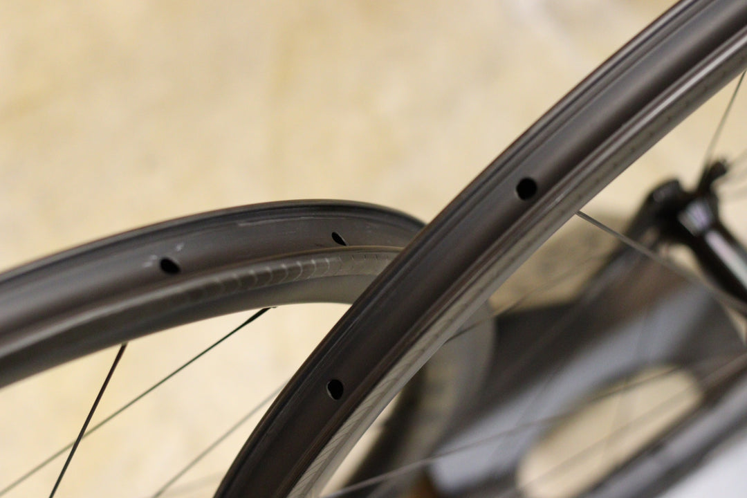 エリートホイールズ ELITEWHEELS エッジ EDGE40 RIM カーボン チューブレスレディ ホイールセット シマノ12S/11S 【立川店】