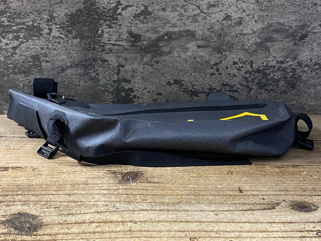 KK131 アピデュラ APIDURA フレームバッグ