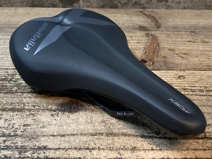 JS988 セライタリア selle italia XBOW サドル 黒 Fec Alloyレール