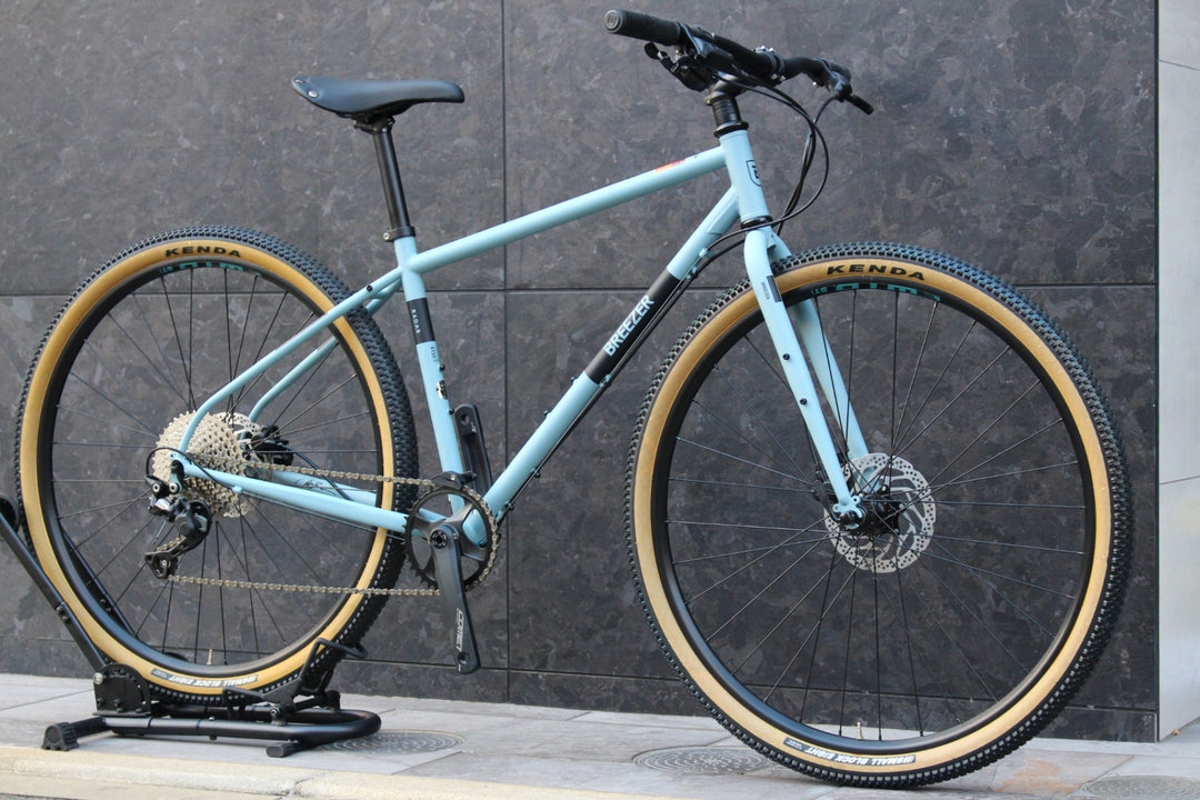 未走行品！ブリーザー BREEZER ラダー カフェ RADAR CAFE 2025 XS シマノ デオーレ 1×10S 油圧DISC クロモリ クロスバイク 【福岡店】