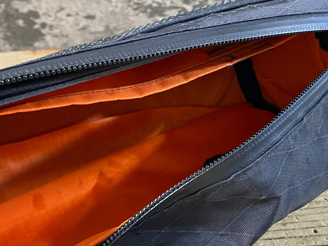 KG084 オーストリッチ OSTRICH OUTBACK フロントバッグ