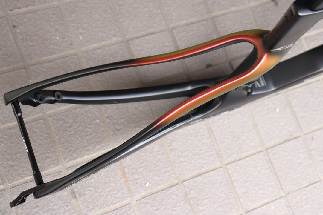 【コンディション良好！】 ピナレロ PINARELLO ドグマ NEW DOGMA F DISK 2025年モデル 540サイズ カーボン ロードバイク フレームセット 【横浜店】