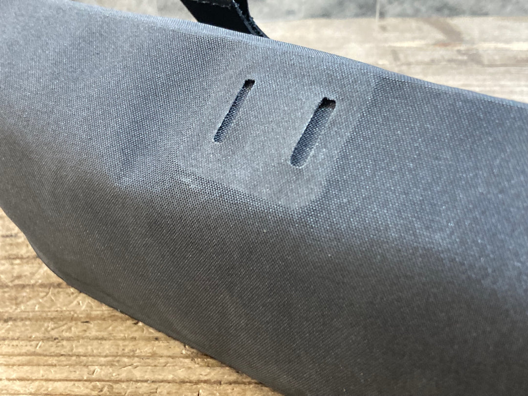 KB167 アピデュラ APIDURA RACING HANDLEBAR PACK 2.0L ハンドルバーバッグ