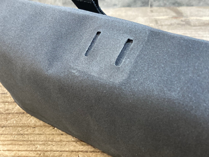 KB167 アピデュラ APIDURA RACING HANDLEBAR PACK 2.0L ハンドルバーバッグ