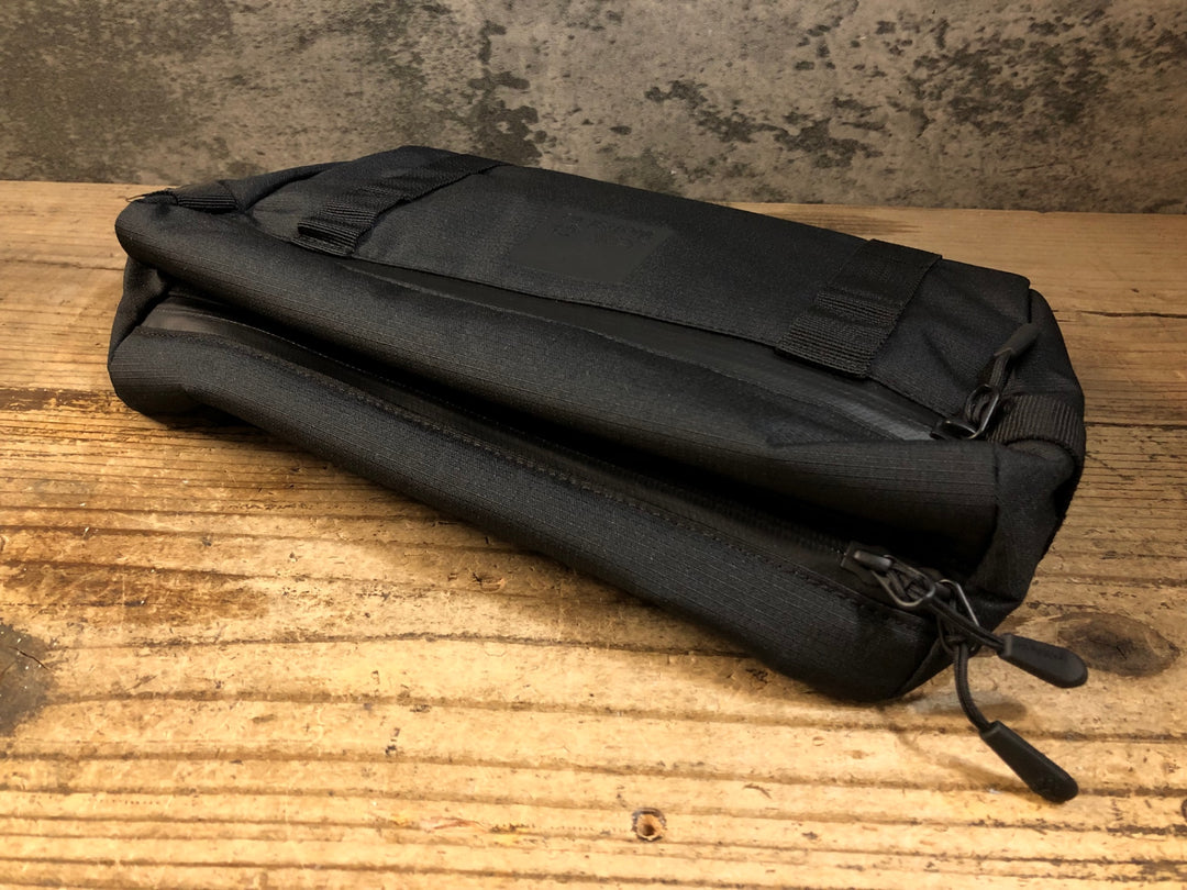 KE578 ジャックウルフスキン Jack Wolfskin ハンドルバーバッグ ポーチ ブラック