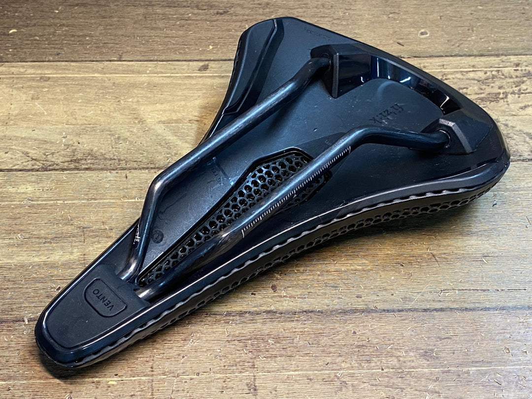 JH489 フィジーク fizik ベント ARGO VENTO R1 ADAPTIVE サドル カーボンレール 黒
