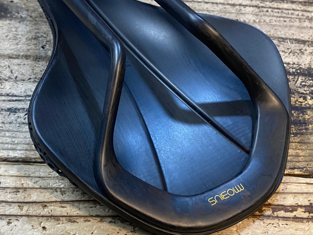 JW318 フィジーク fizik アンタレス ANTARES VERSUS EVO ADAPTIVE REGULAR サドル カーボンレール 黒