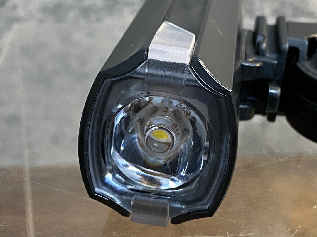 JO015 キャットアイ CATEYE AMPP300N フロントライト 点灯確認済