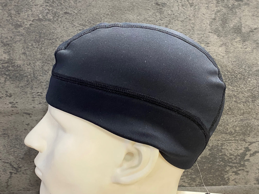 JV574 スゴイ SUGOi SubZero Skull CAP サイクルキャップ ビーニー 黒 ONESIZE 黒 裏起毛