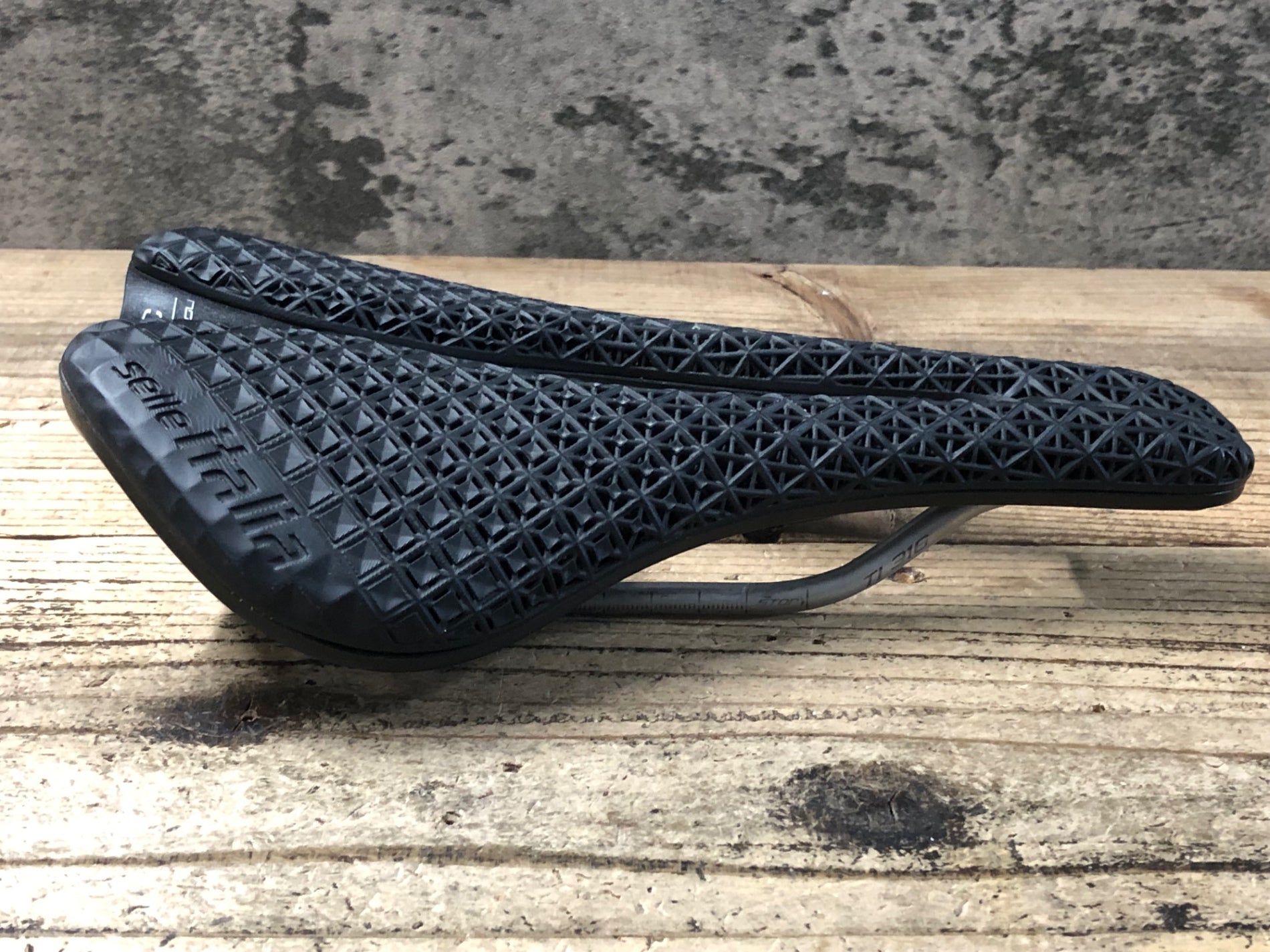 KF873 セライタリア selle ITALIA NOVUS BOOST EVO 3D SUPERFLOW