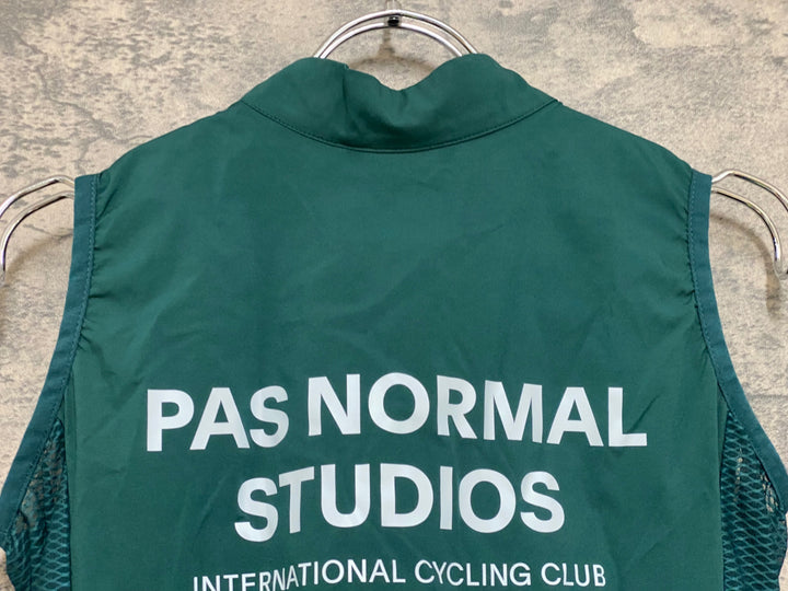 JN306 パスノーマルスタジオ PAS NORMAL STUDIOS サイクルベスト ジレ 緑 XS