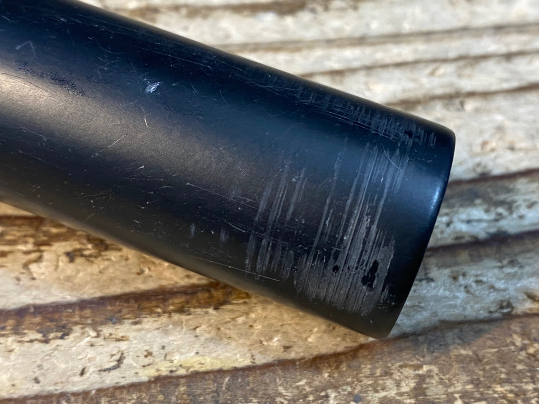 JU472 TNI BLACK シートポスト カーボン 320mm Φ27.2 ※クランプ跡あり
