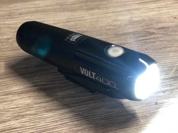 JW048 キャットアイ CATEYE VOLT 400 フロントライト 点灯確認済