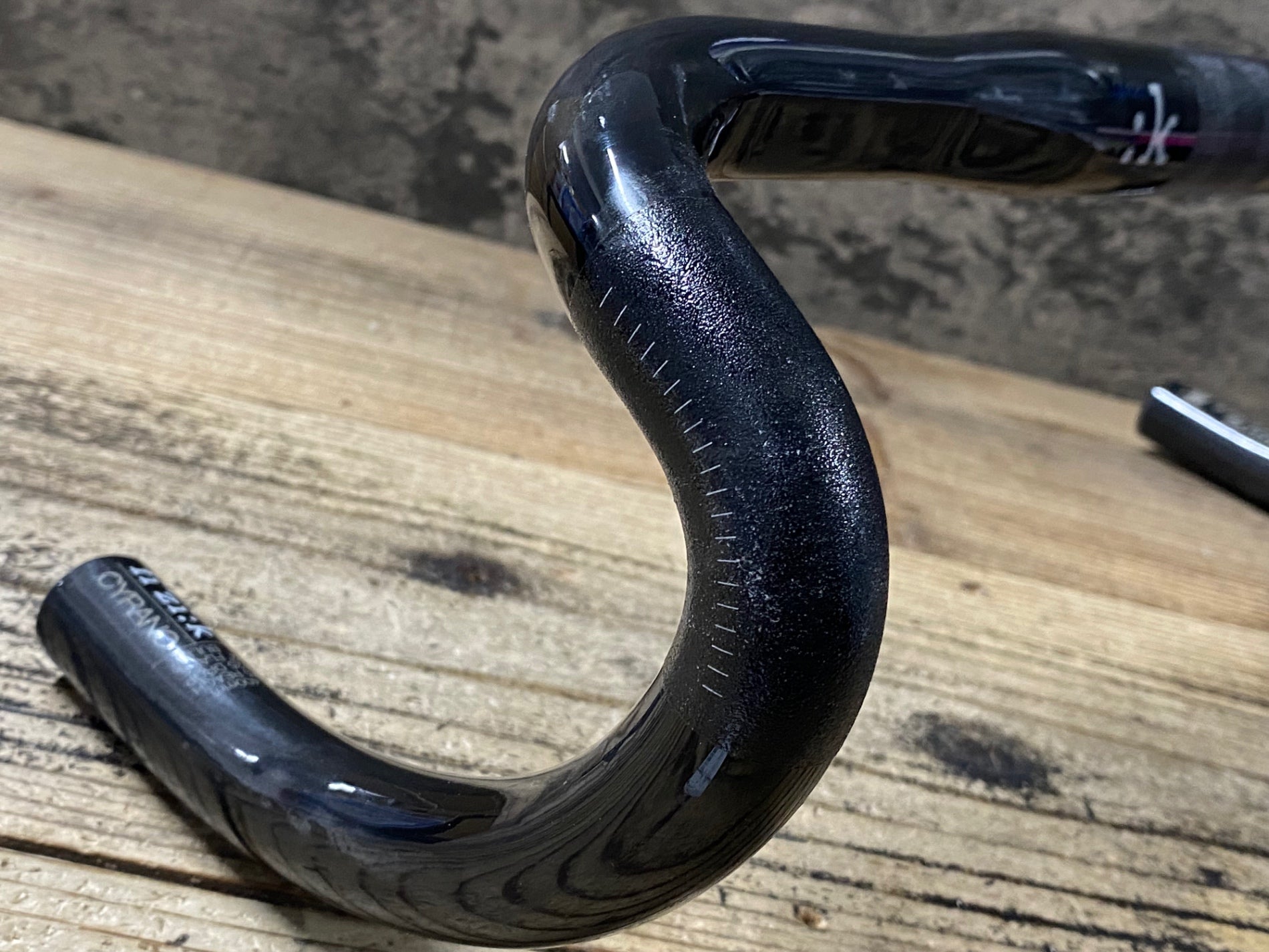 KB020 フィジーク fizik CYRANO R1 カーボン ドロップハンドル エンドC