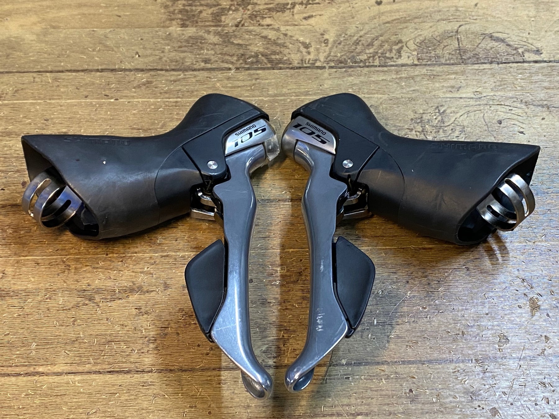 JR598 シマノ SHIMANO 105 ST-5800 11S シルバー STIレバー 左右セット