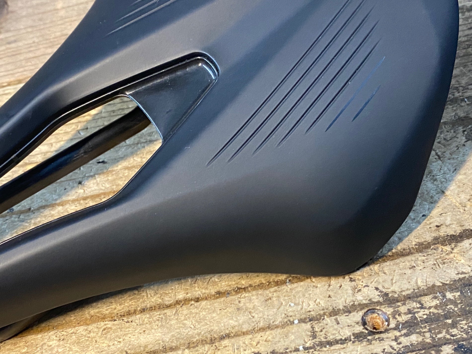 JX683 フィジーク fizik ヴェント VENTO ARGO R1 サドル 黒 カーボン