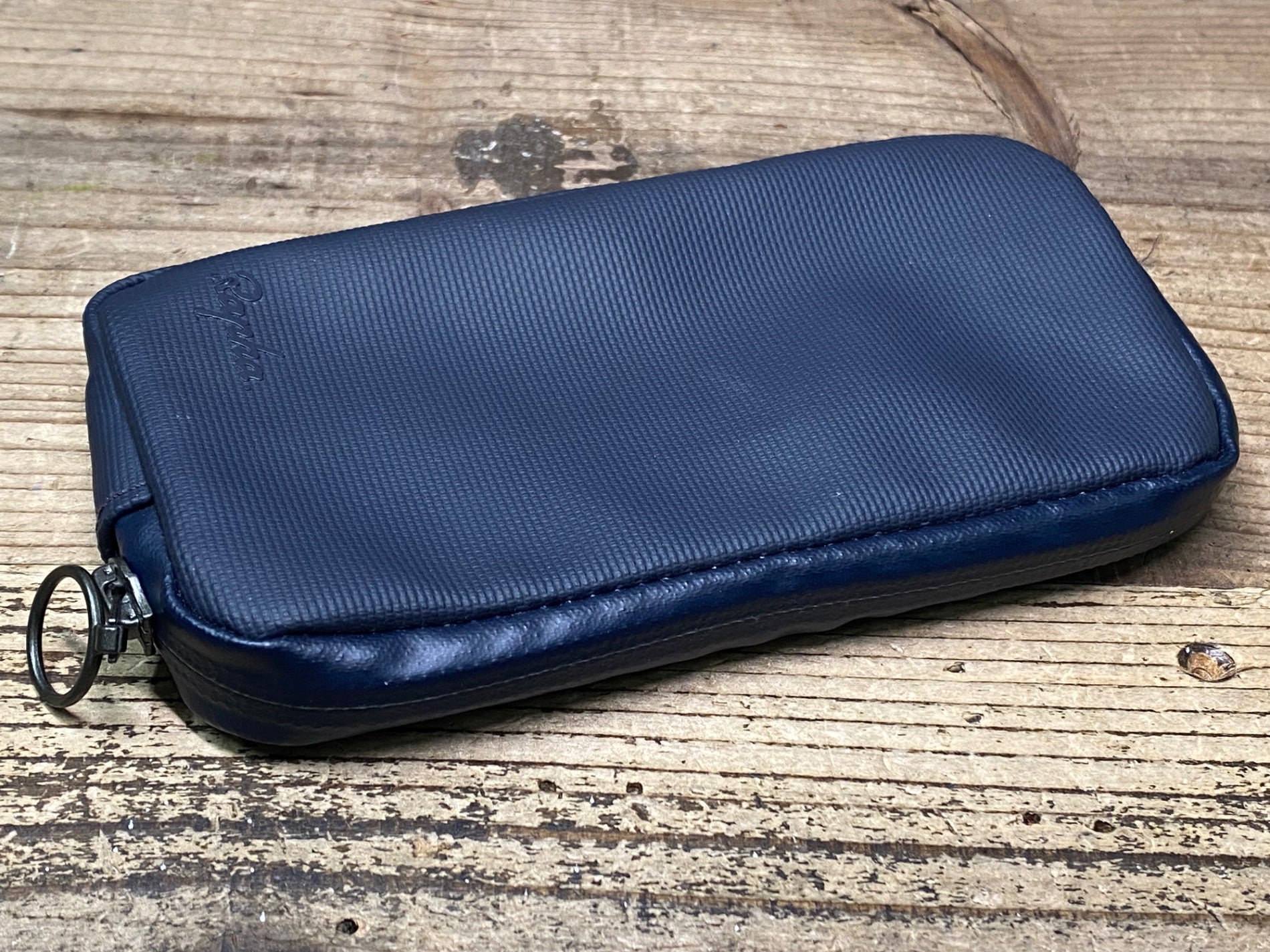 JP781 ラファ Rapha RAINPROOF ESSENTIALS CASE LARGE 紺