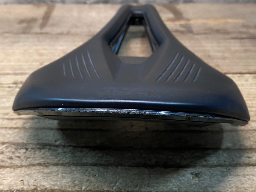 JQ050 フィジーク fizik VENTO ARGO R3 kium サドル 黒 140mm