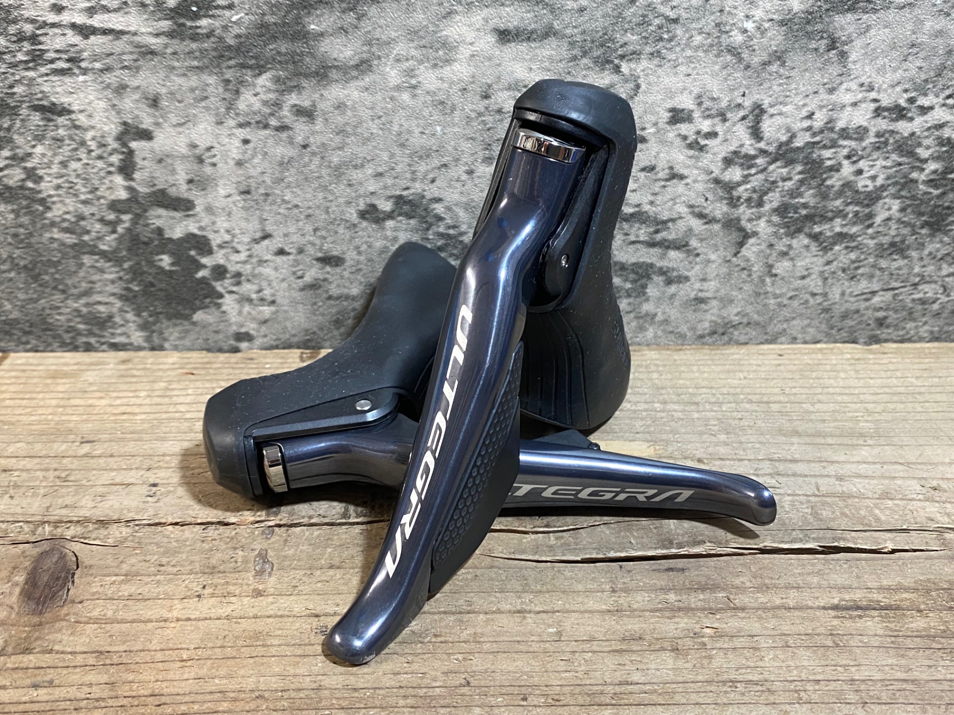 アルテグラ　ST-R8070 【美品】　油圧Di2 11s Amazon.co.jp: シマノ(SHIMANO) Di2/油圧ディスクブレーキレバー