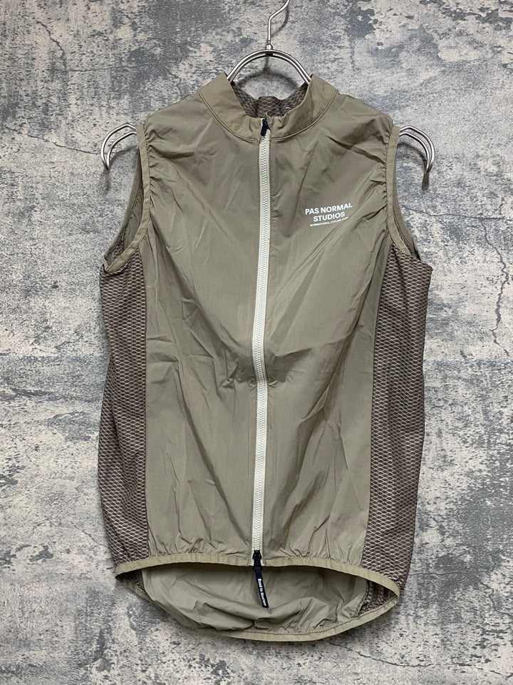 JY511 パスノーマルスタジオ PAS NORMAL STUDIOS Mechanism Stow Away Gilet ジレ サイクルベスト ベージュ M