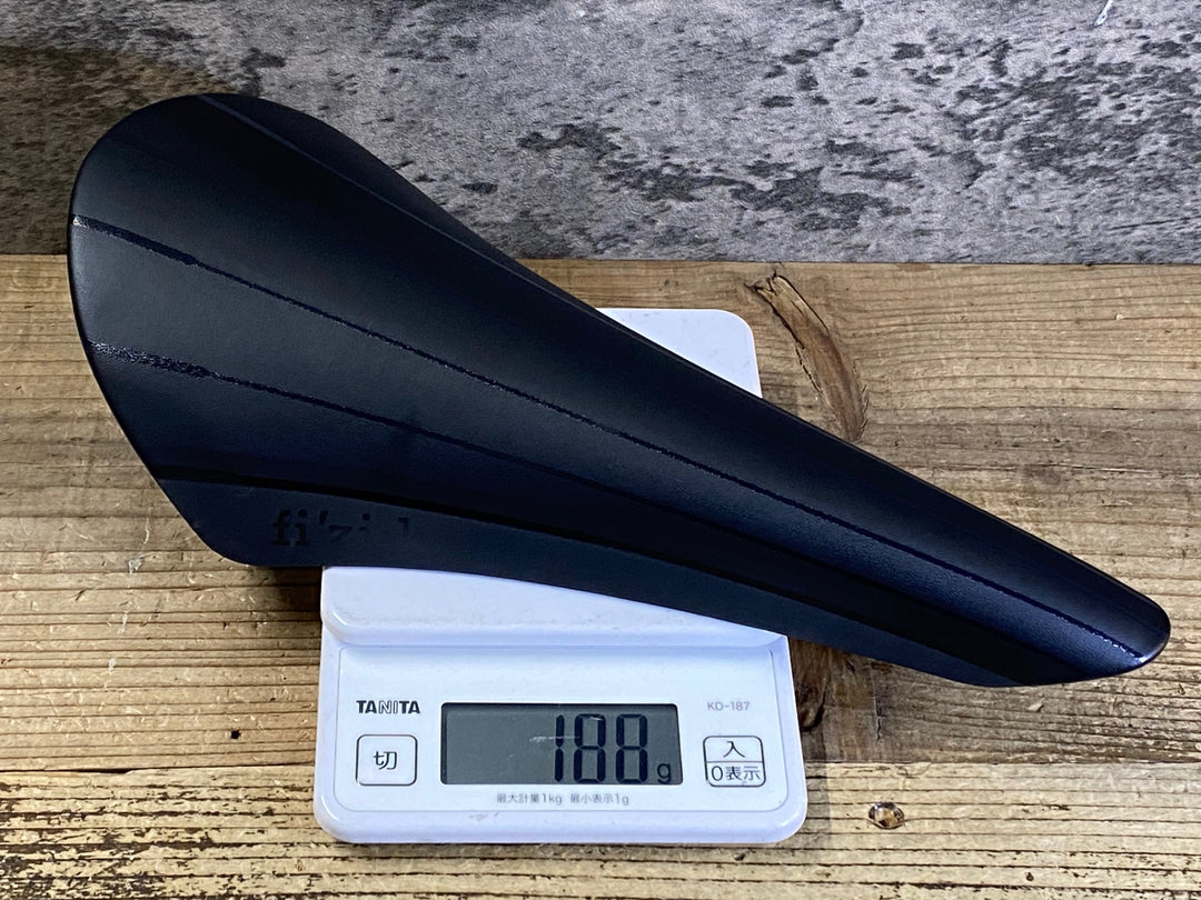 JP351 フィジーク fizik VOLTA R1 サドル カーボンレール ※レール先端部クラックの為ジャンク