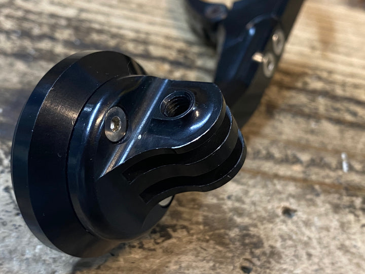 JK992 ケーエッジ K-EDGE 片持 サイコンマウント 黒 Φ31.8 GARMIN/GoPro ※錆あり