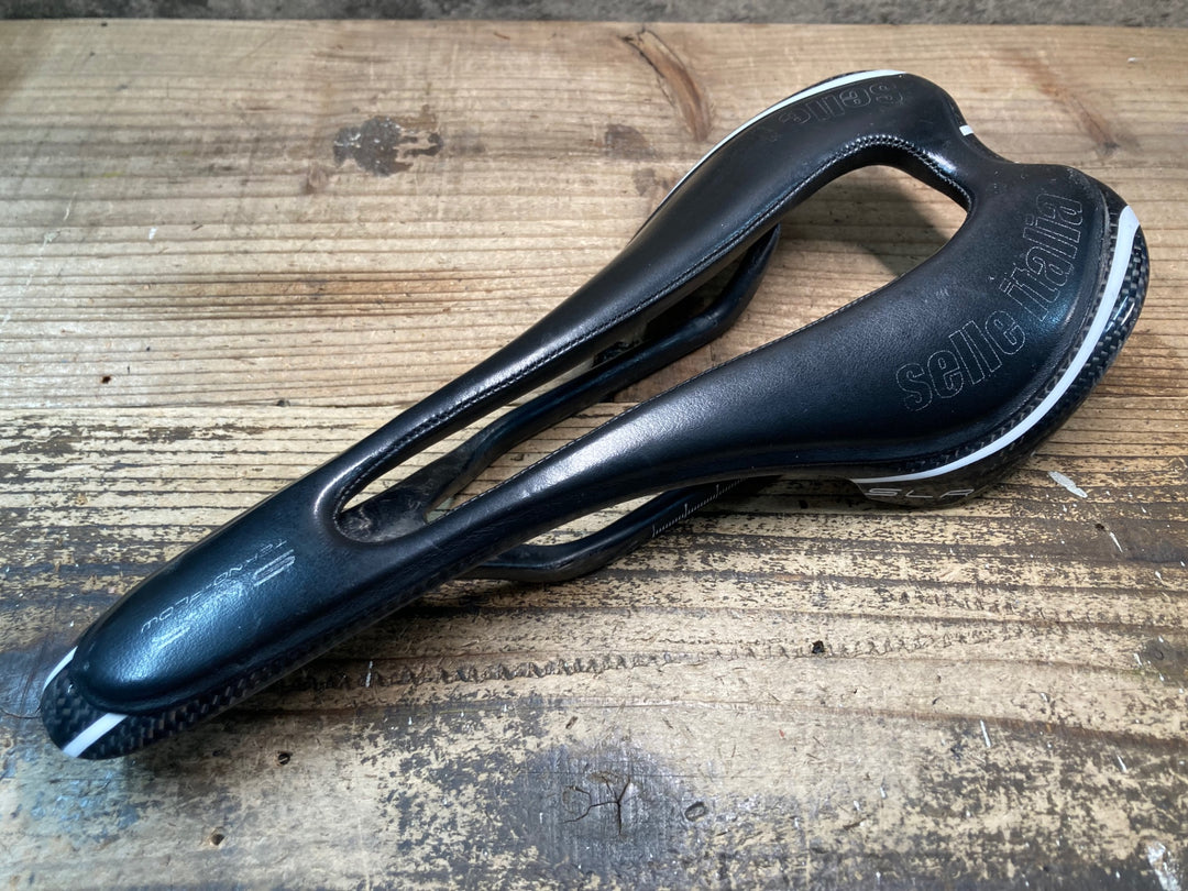 JG584 セライタリア SELLE ITALIA SLR TEKNO FLOW サドル カーボンレール 黒