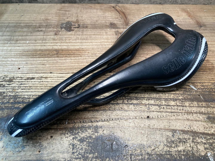 JG584 セライタリア SELLE ITALIA SLR TEKNO FLOW サドル カーボンレール 黒