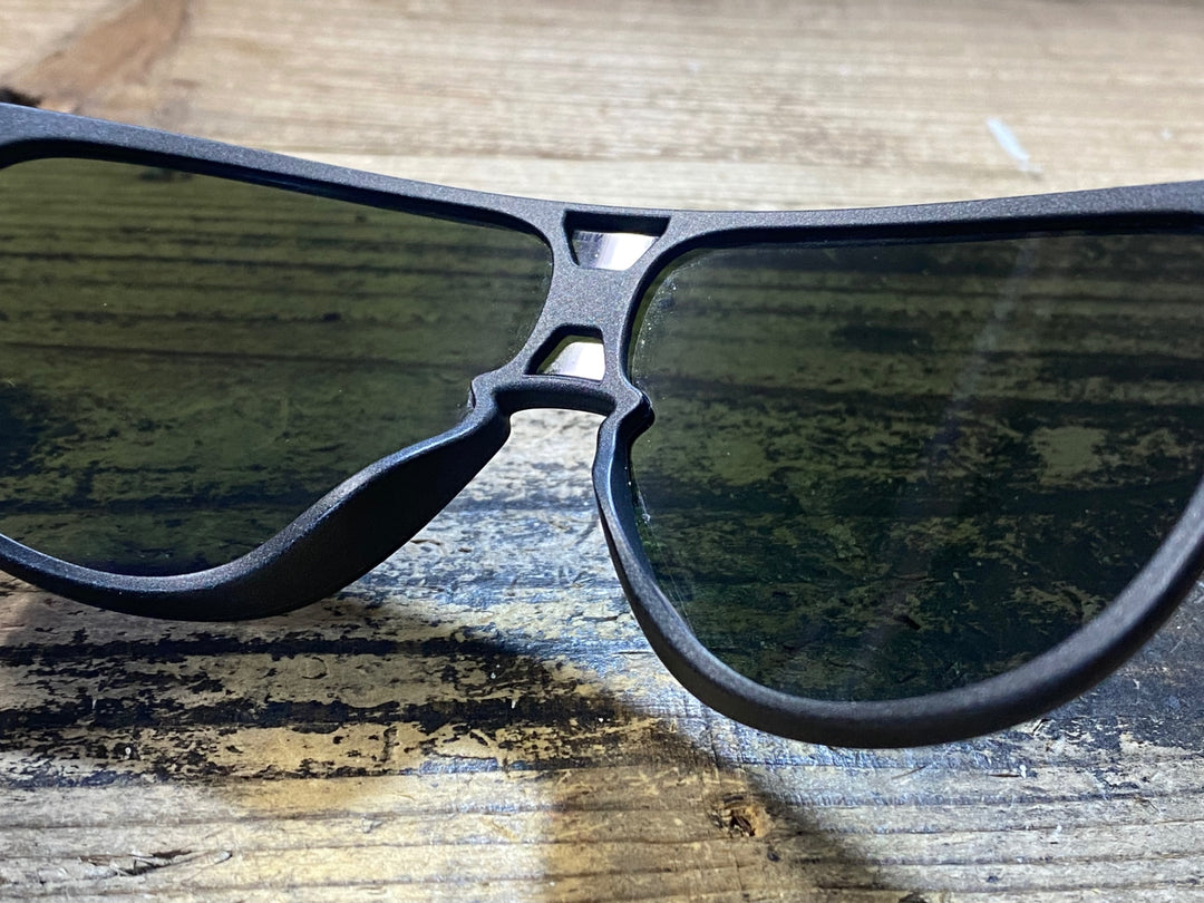 JW681 オークリー OAKLEY TRILLBE サングラス アイウェア 黒