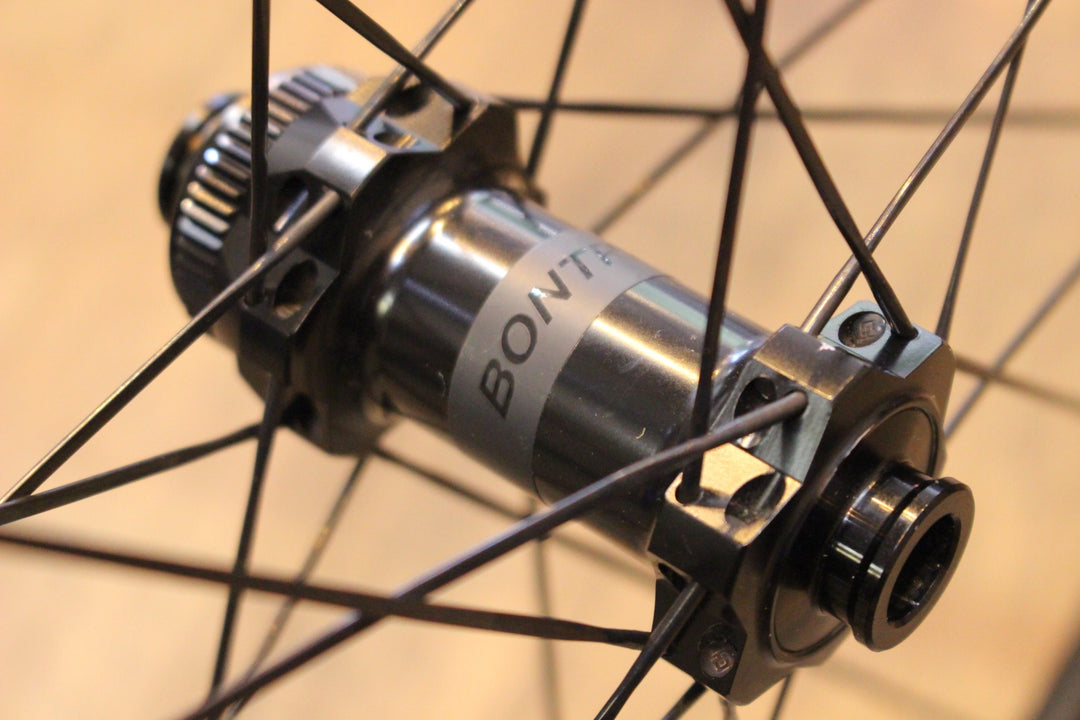 ボントレガー BONTRAGER アイオロス AEOLUS PRO 37 DISC カーボン チューブレスレディ ホイールセット シマノ 11/12S 21C【名古屋店】