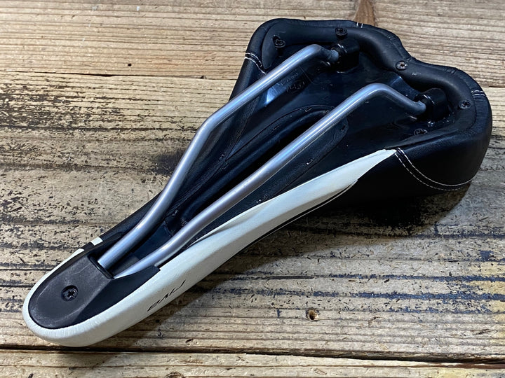 JZ365 スペシャライズド SPECIALIZED RIVA サドル 黒 白 スチールレール