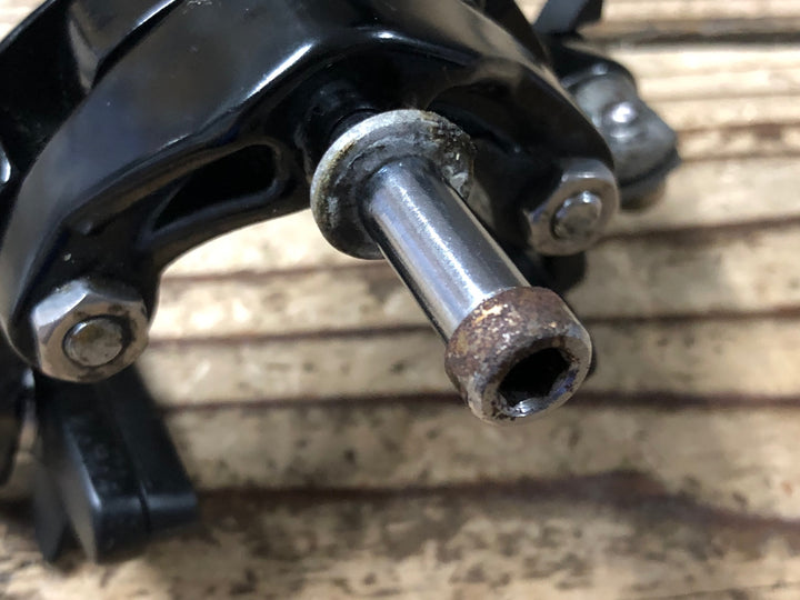 JW957 シマノ SHIMANO 105 BR-5800 ブレーキキャリパー 前後セット ※錆大 ローラー回転不良 ジャンク