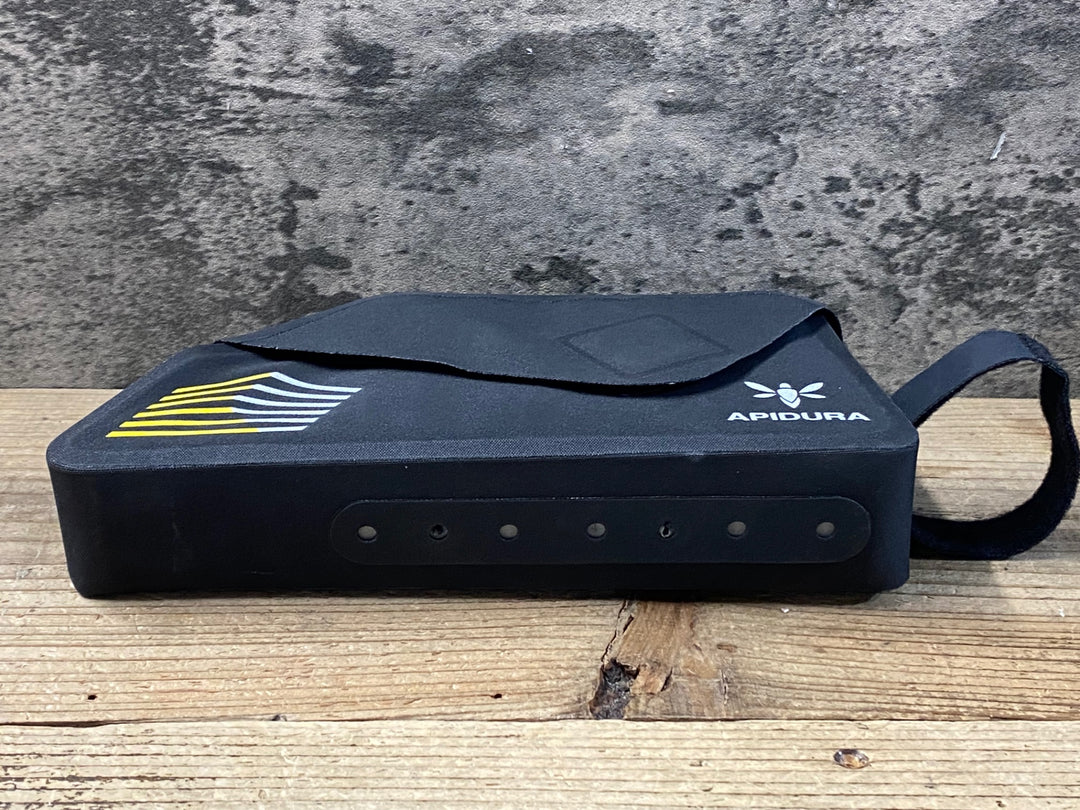 KB168 アピデュラ APIDURA RACING TOP TUBE PACK 1L トップチューブバッグ
