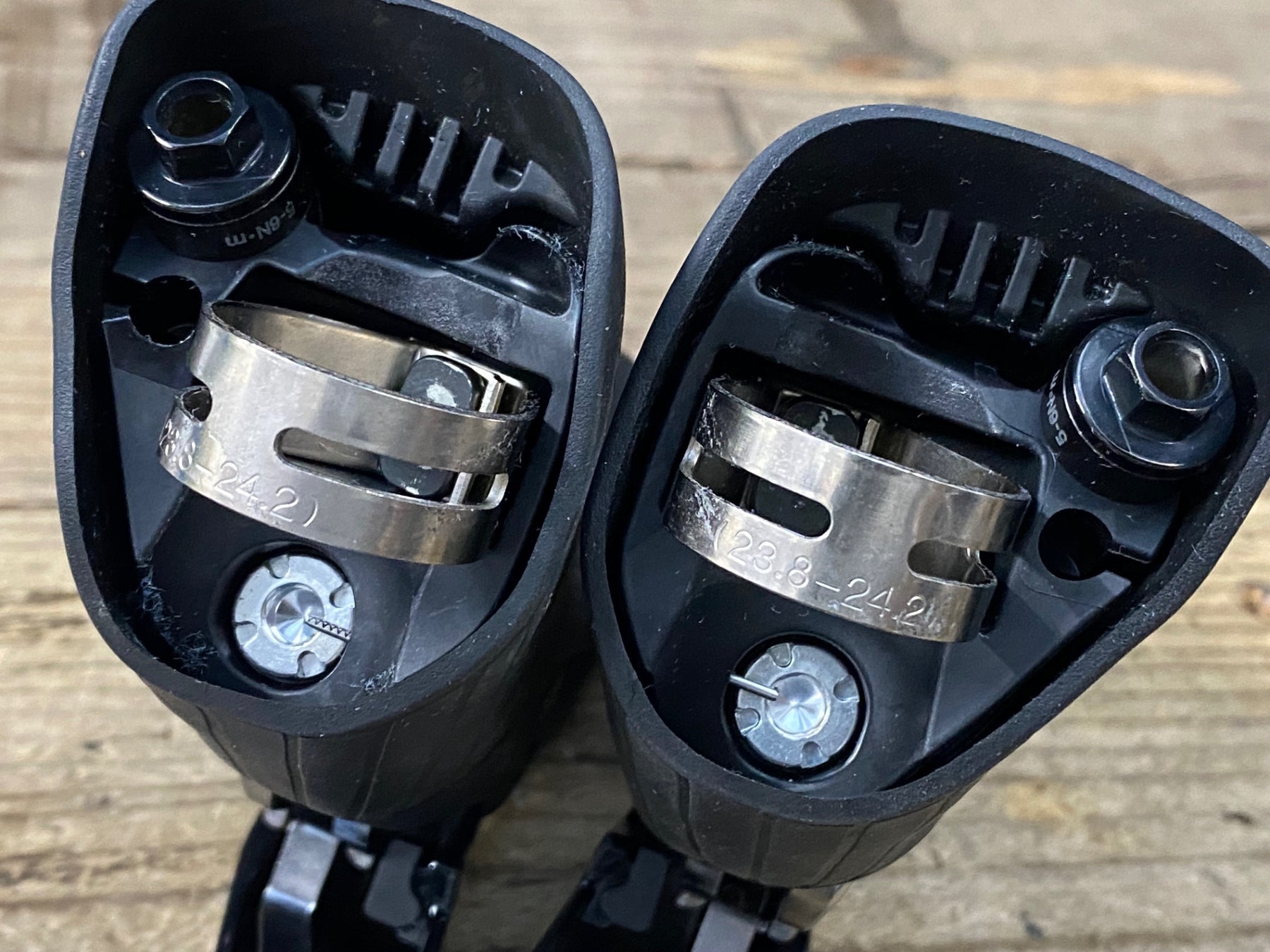 JZ032 シマノ SHIMANO 105 ST-R7020 STIレバー セット 2x11S 油圧