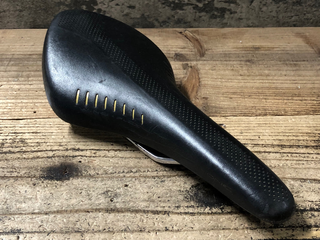 KD073 フィジーク fizik アリオネ ARIONE WIND FREX サドル 黒 kium