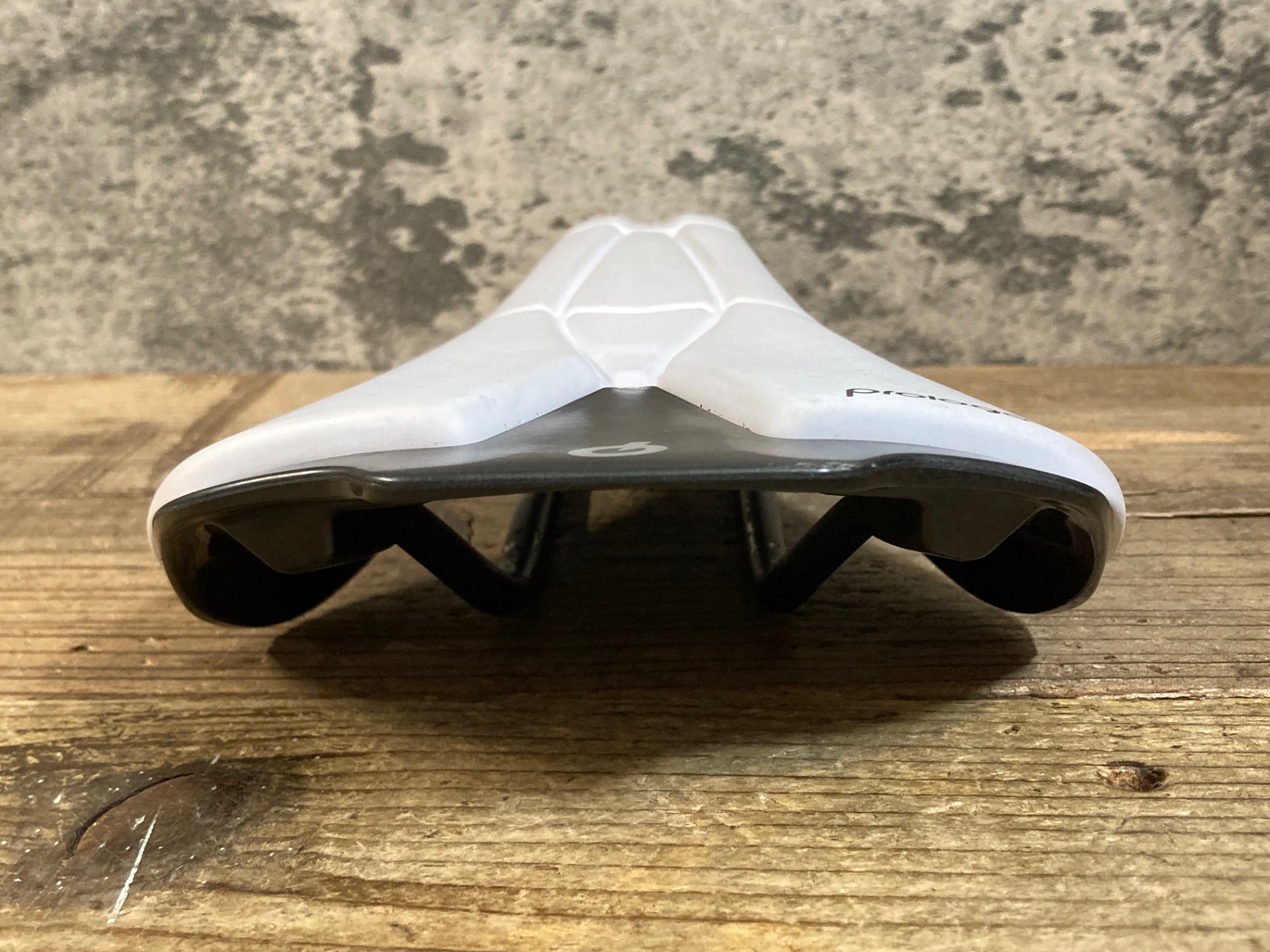 KH340 プロロゴ prologo スクラッチ SCRATCH M5 サドル 白 TiroX