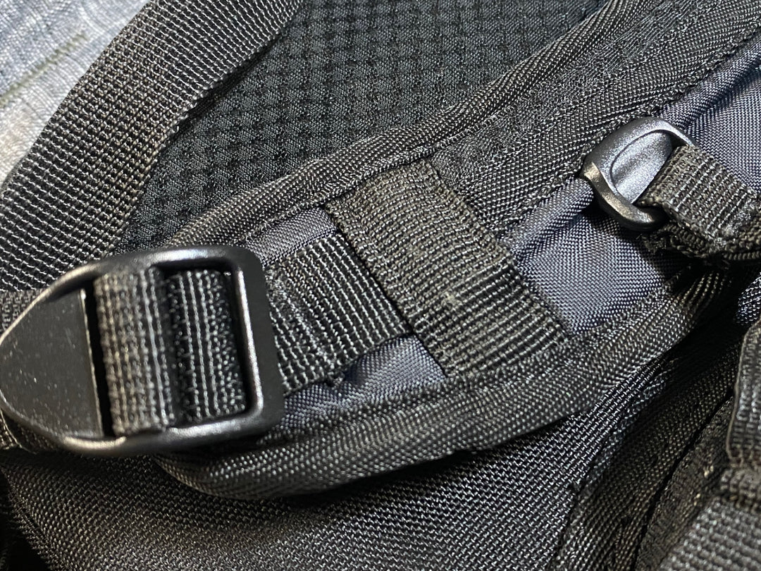 KC187 パールイズミ PEARL iZUMi リュック バックパック グレー 黒