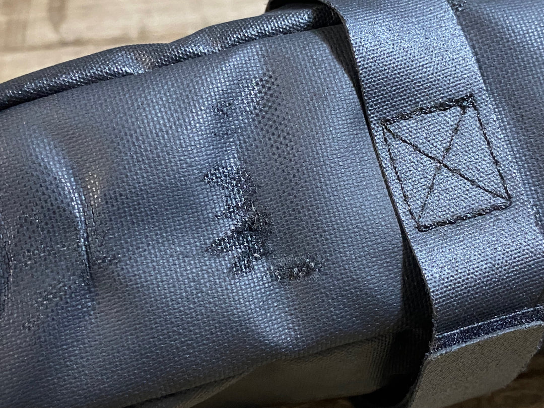 KD406 カステリ CASTELLI サドルバッグ